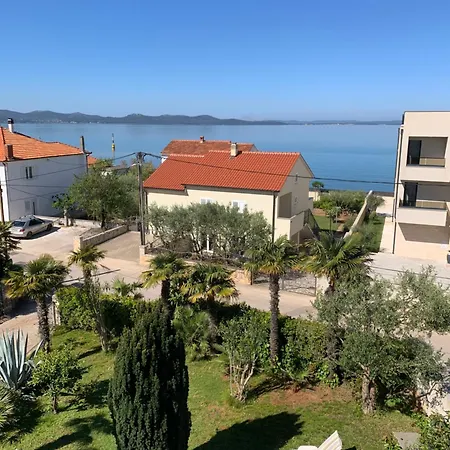 With Balcony And Sea View Rum i privatbostad