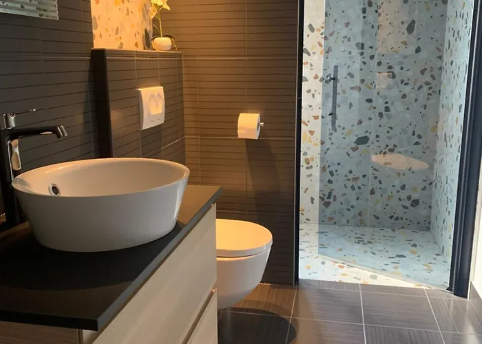 With Balcony And Sea View Rum i privatbostad Zadar